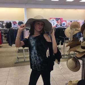 Meet your Posher, Tonya